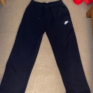 Black Nike Sportswear Club Fleece Sweats